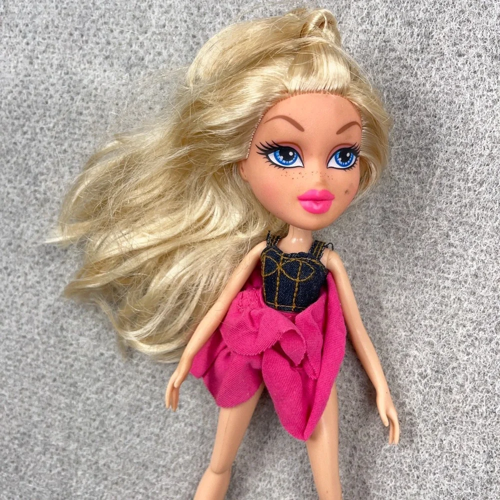 Bratz Hello My Name Is Cloe Blonde Jointed Inomplete Doll Figure 2015
